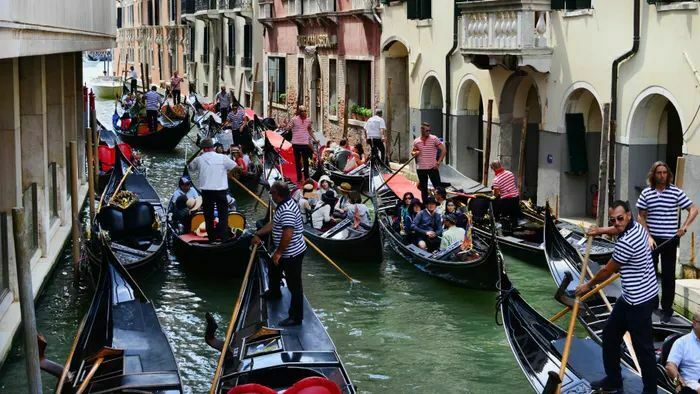 В Венеции установят пропускные пункты для туристов