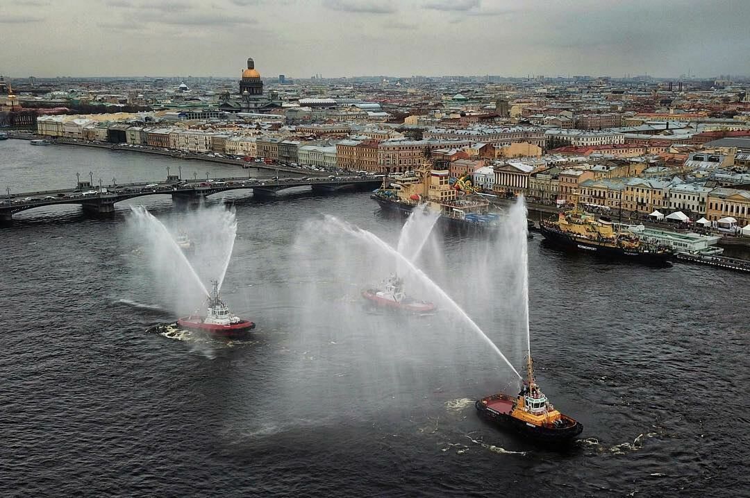 В Петербурге проходит фестиваль ледоколов