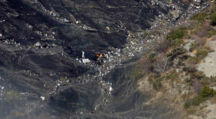 На месте крушения самолета Germanwings обнаружены «черные ящики»
