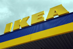 IKEA удалила со своего сайта фотографию людей в балаклавах