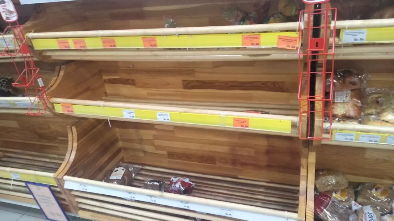В магазины Воронежа не привезли продукты. Причина: снегопад