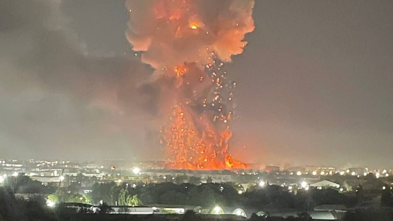 Причиной взрыва на складе в Ташкенте назвали удар молнии