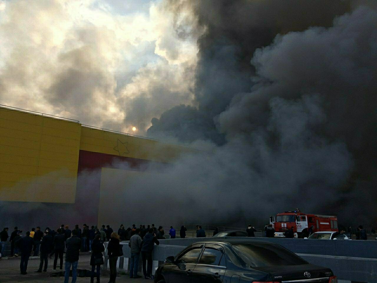 Пожар на рынке "Синдика" окончательно потушили через два дня