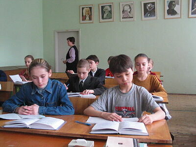 Доходы учителей в разных странах: Россия плетется в хвосте