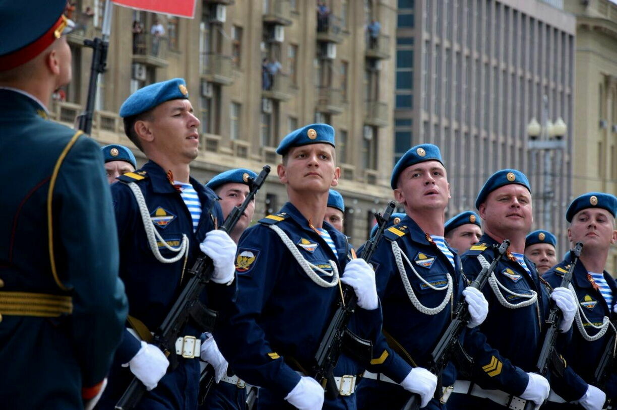 Коронавирусом заболели 960 российских военнослужащих
