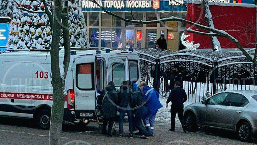 Власти Москвы выделили по миллиону рублей семьям погибших при стрельбе в МФЦ