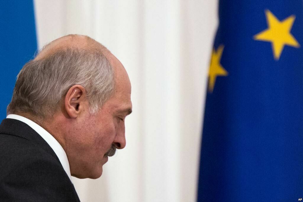 Ведущие партии Европарламента объявили Лукашенко персоной нон грата