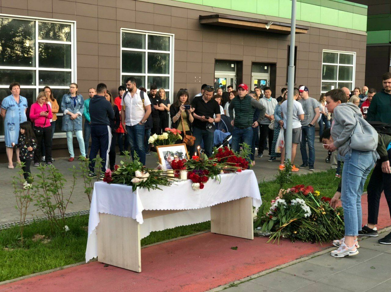 Стихийный мемориал в Путилково в честь Никиты Белянкина