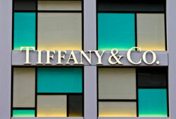 Экс-руководителю компании Tiffany грозит 20 лет за кражу украшений