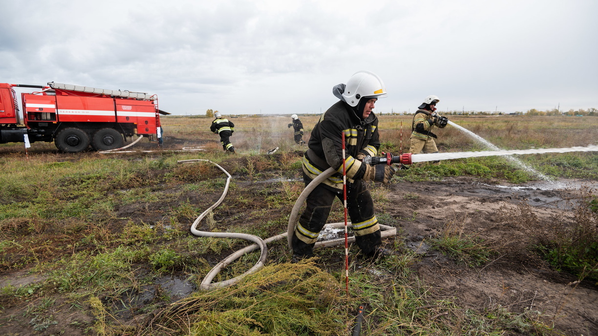 Лесной пожар охватил 3,9 гектара в Тебердинском нацпарке (ВИДЕО)