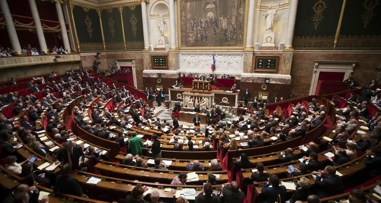Французский парламент поддержал резолюцию об отмене санкций в отношении РФ