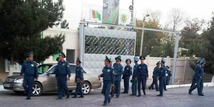 Туркменская полиция ищет тех, кто неправильно использует газеты