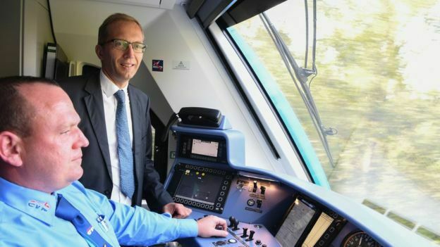 В Германии вышел на маршрут первый в мире водородный поезд