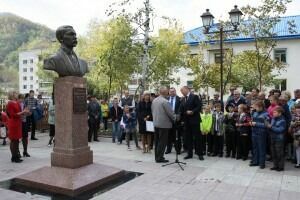 Открытие памятника Юлию Ивановичу Бринеру в Дальнегорске