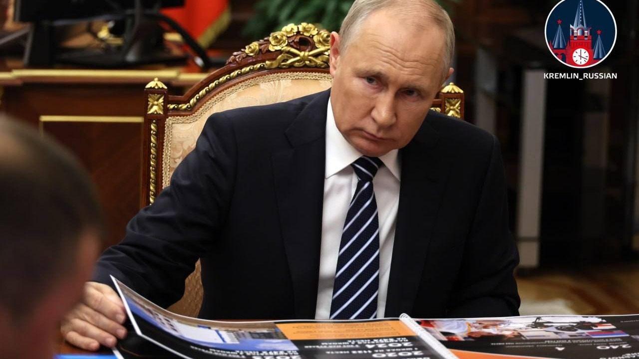 Путин обязал ряд экспортеров продавать валютную выручку для стабилизации рубля