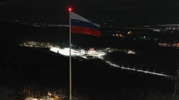 Новому и.о. красноярского губернатора посоветовали убрать самый большой флаг России