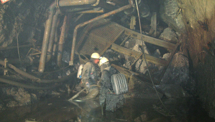 Спасатели прекратили поиски заблокированных на руднике "Мир" шахтеров