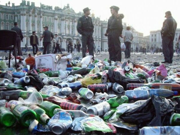 В Санкт-Петербурге новый мусорный оператор в 3 раза поднял цены для горожан