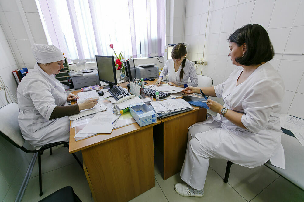 В семи регионах введут новую систему оплаты труда медиков