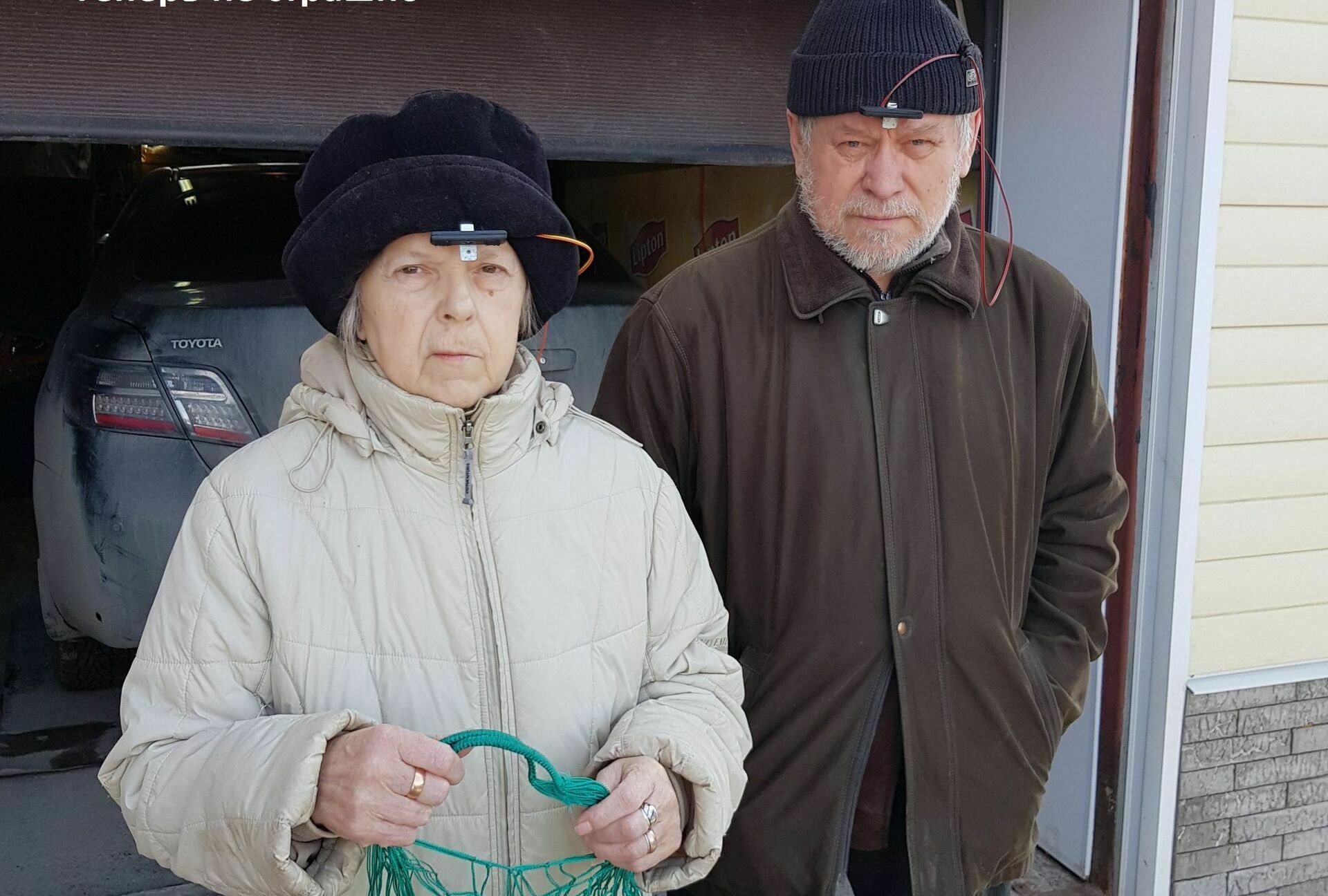 Вместо очков и маски: томский пенсионер изобрел прибор против коронавируса