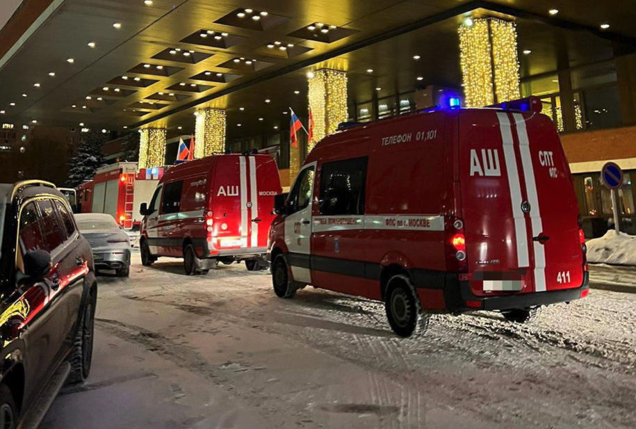 Двое рабочих погибли при падении лифта в московском Президент-Отеле
