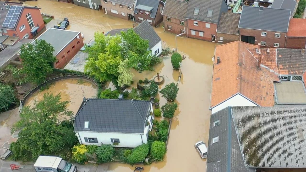 Число погибших при наводнении в Германии достигло 133 человек