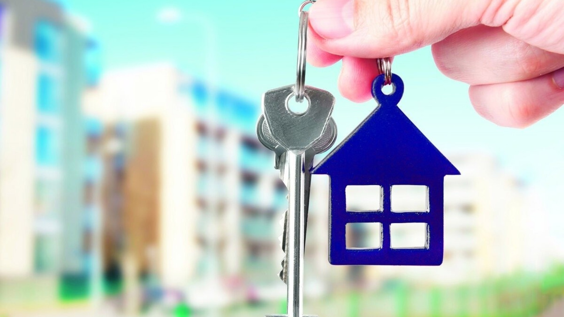 Новые ключи купить квартиру. Ключи от квартиры. Домик с ключами. Ключи от квартиры в новостройке. Квартира ключи.