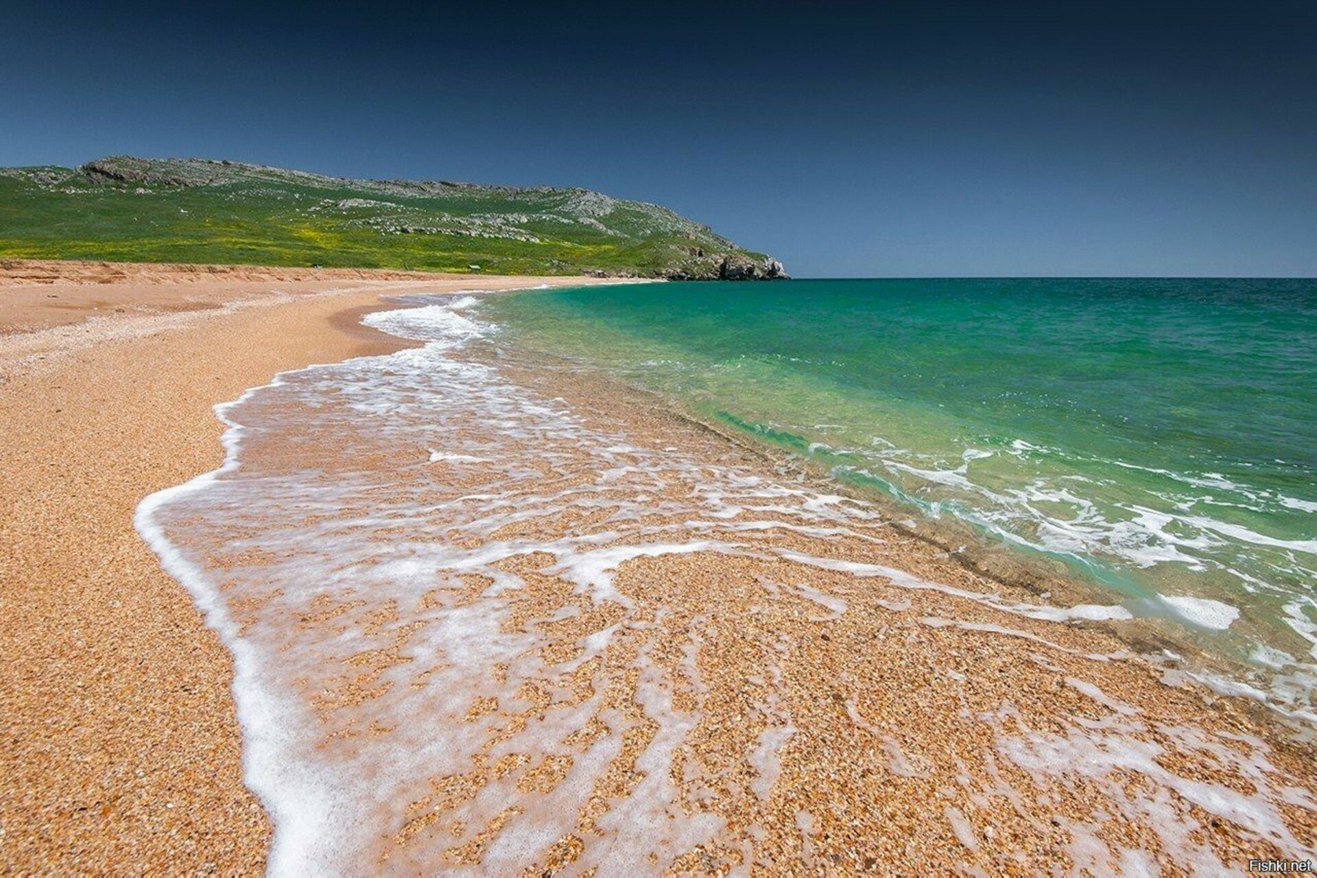 Красивые песчаные пляжи. Мыс Опук Лазурный берег. Мыс Опук в Крыму. Лазурный берег Крым Опук. Мыс Опук песчаные пляжи.