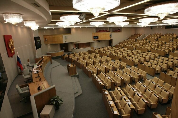 Госдума намерена отбирать у депутатов мандат за 30 дней прогулов
