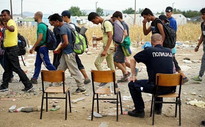 Террористы ИГ проникают в Европу под видом беженцев