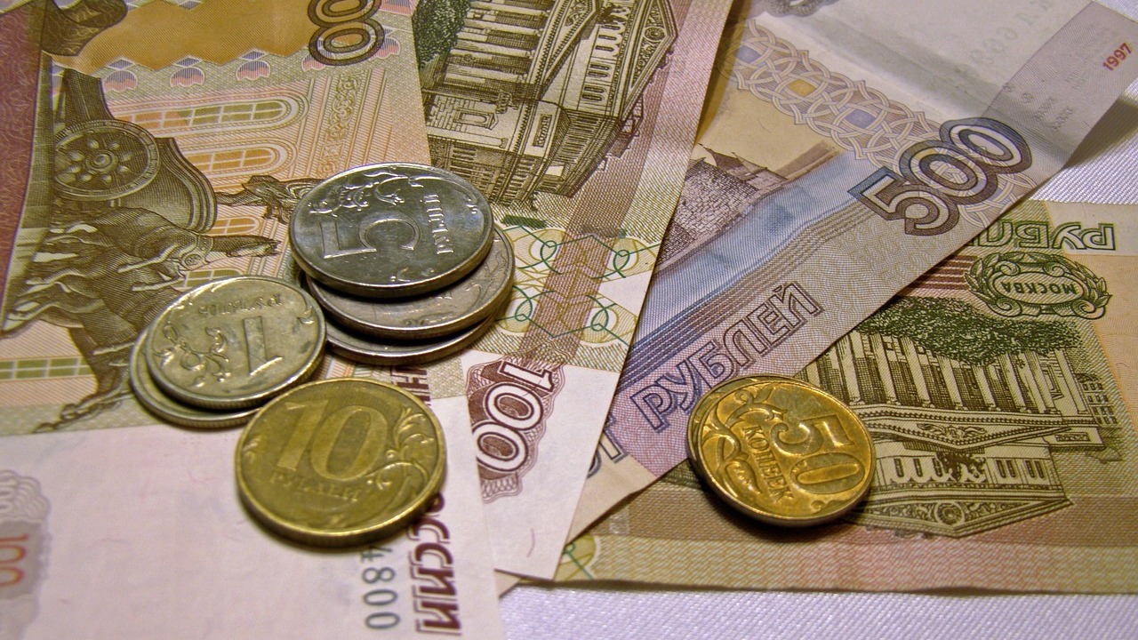 Курс доллара превысил отметку в 96 рублей