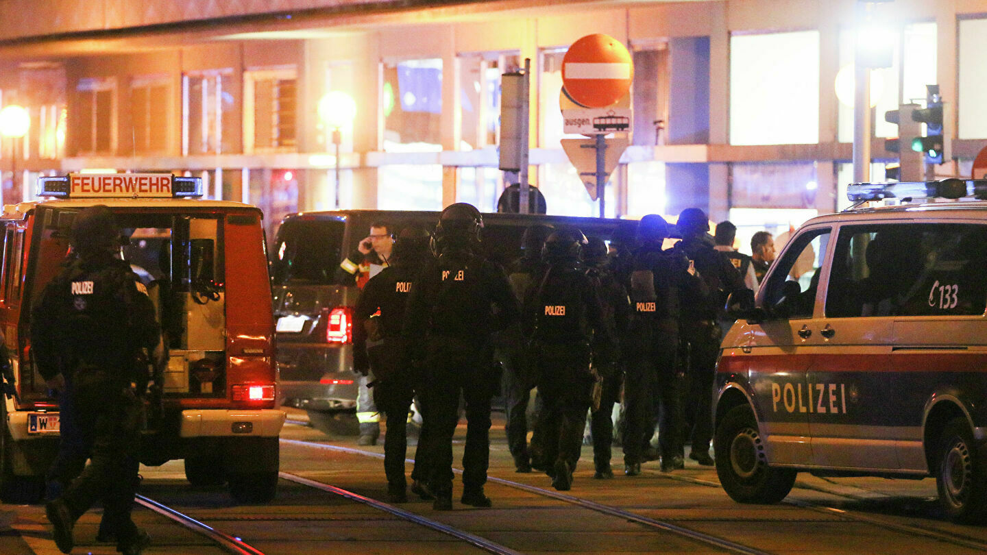 Пятеро человек погибли и еще 22 пострадали в результате терактов в Вене
