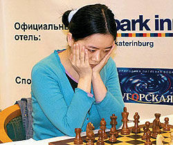 Беременная китаянка стала чемпионкой мира по шахматам