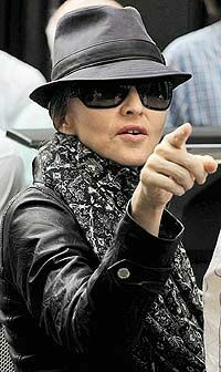 У дома Мадонны арестовали поклонника с ледорубом