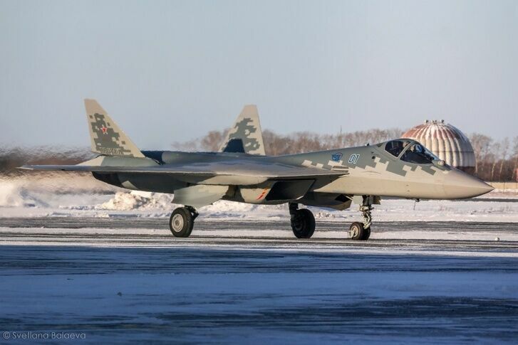 Армия России пополнилась новейшим истребителем пятого поколения Су-57