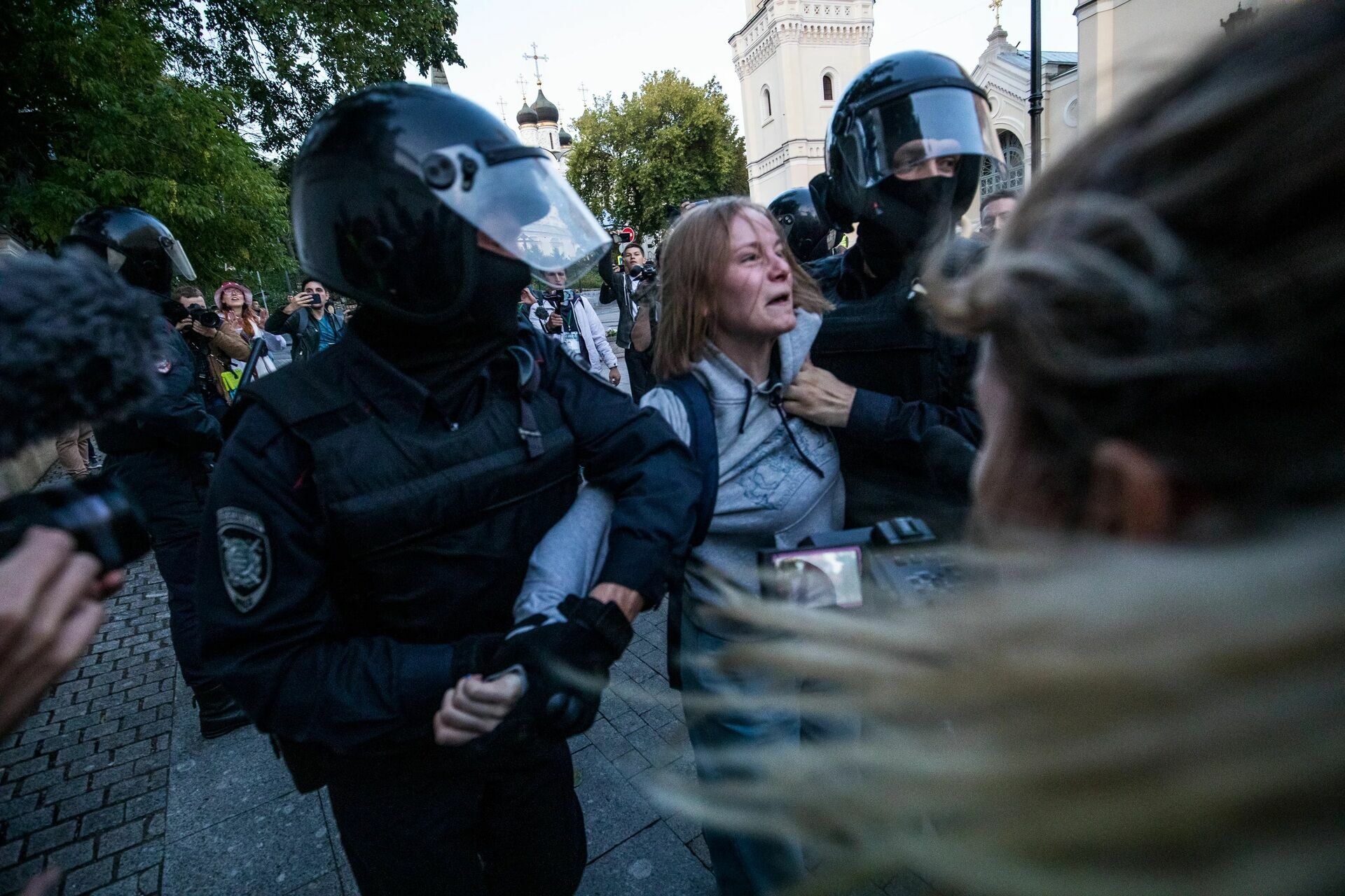 Избитая полицейским активистка Дарья Сосновская подаст жалобу в ЕСПЧ