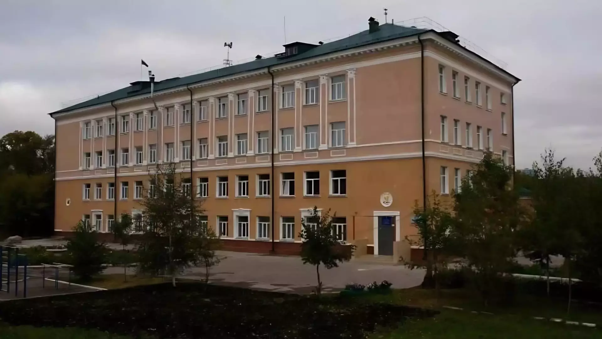 Детей мигрантов обвинили в травле русских учеников из новосибирской школы