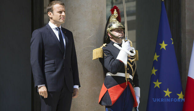 Президент Франции приедет в Россию на 75-летие Победы