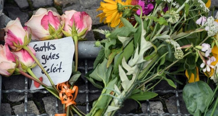 Во Франции объявлен трехдневный траур после теракта в Ницце