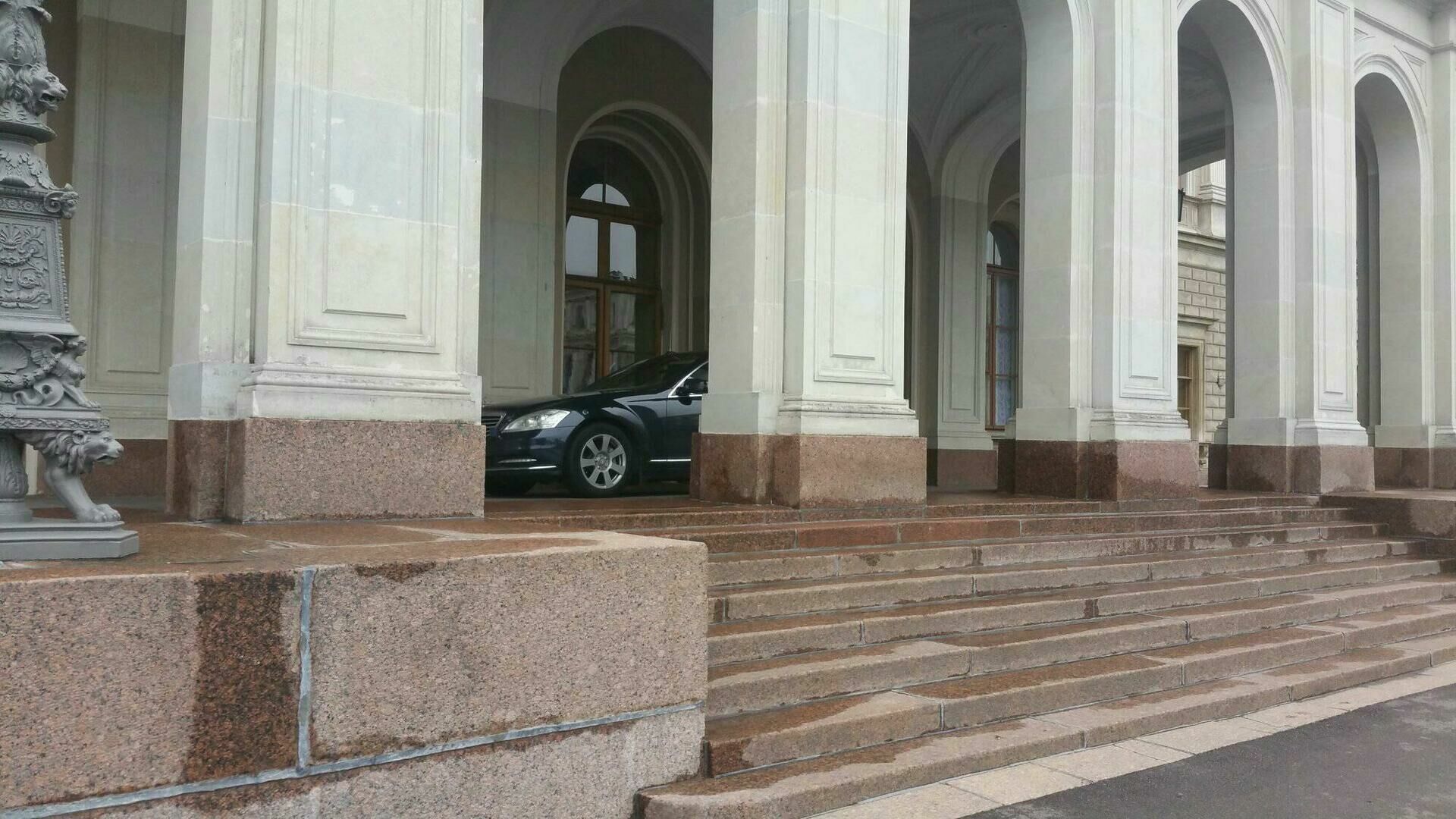 ФотКа дня: так паркуется врио губернатора Петербурга Беглов