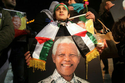 В ЮАР почтили память Нельсона Манделы