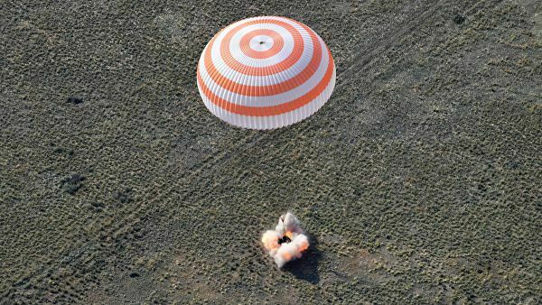 В NASA сообщили о нештатной ситуации при возвращении космонавтов на Землю