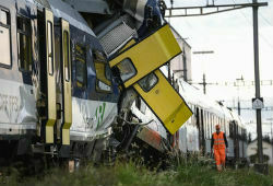 В Швейцарии столкнулись два поезда - погиб машинист, пострадали пассажиры