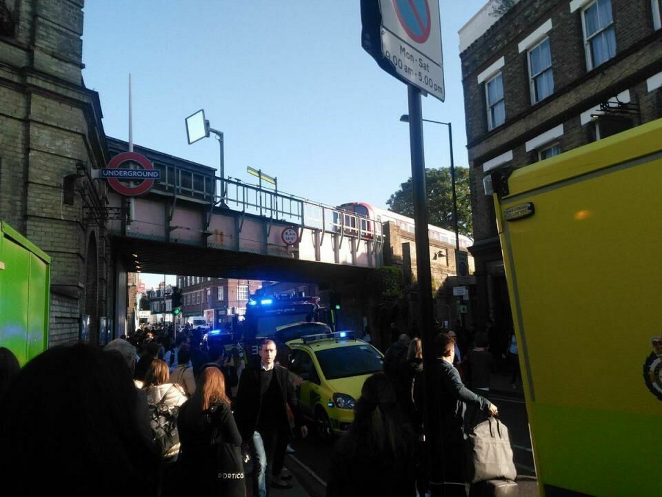 В метро Лондона произошел взрыв: есть пострадавшие