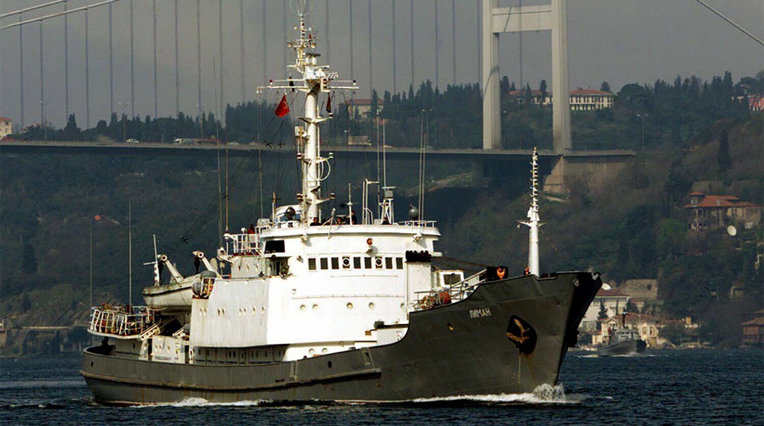 Российский военный корабль затонул после столкновения в Черном море