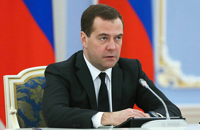 Медведев отправил замглавы Росавиации в отставку