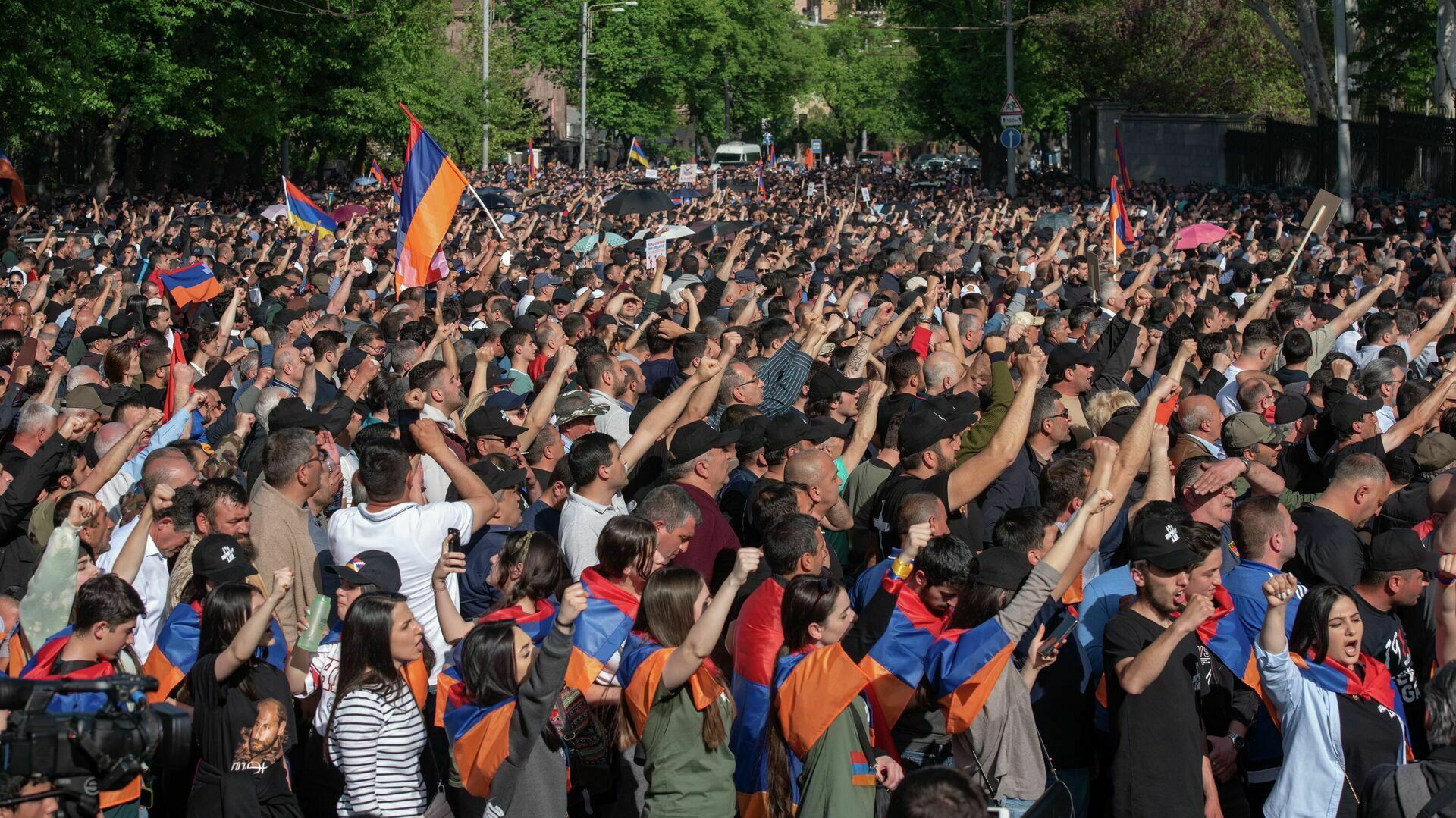 Протестующие разблокировали здание мэрии Еревана