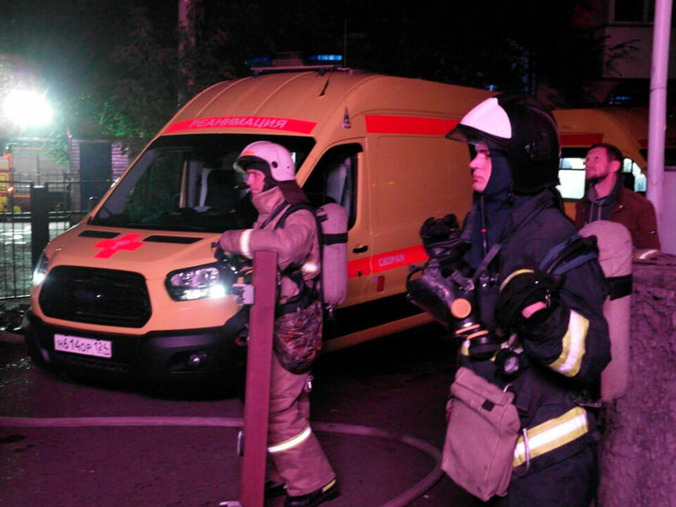 Четыре человека погибли при пожаре в наркологической клинике Красноярска