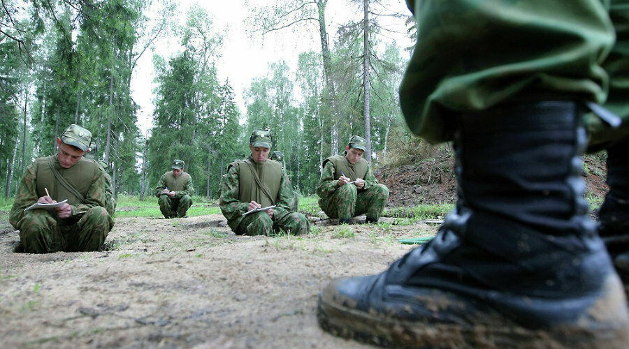 Внештатные инструкторы начнут поднимать боевой дух российских солдат