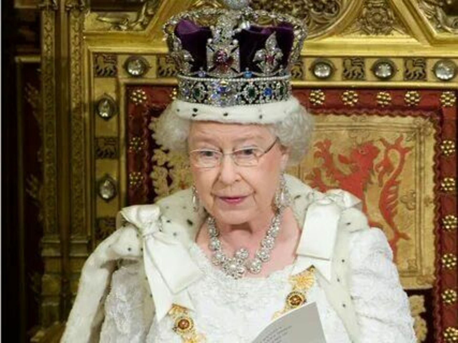Queen of great britain. Корона Елизаветы 2.